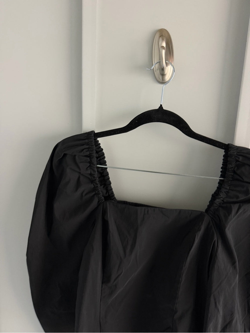 Levi’s Black Smocked Corset Top with Voluminous Sleeves - Size Medium