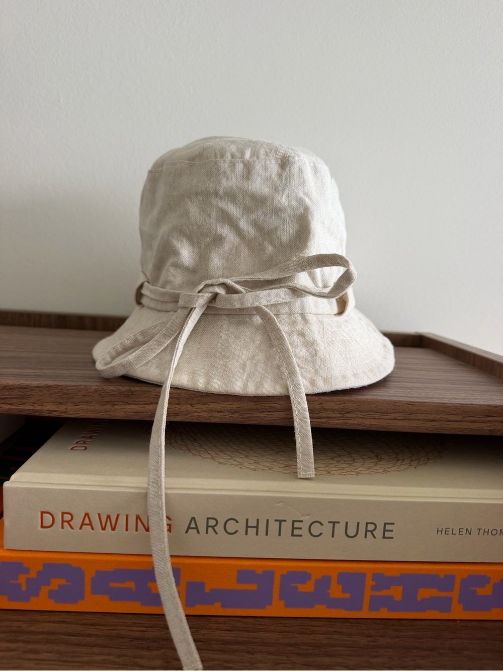 Jacquemus Beige cotton Tie detail Bucket Hat nwot