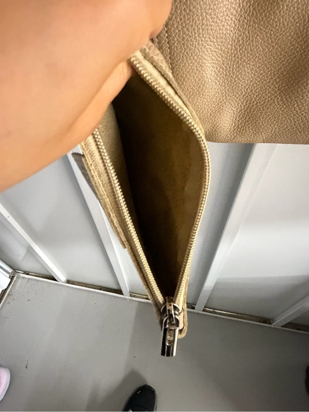 Handmade Made in Italy Tan Pebbled Leather Tote Bag with Pouch