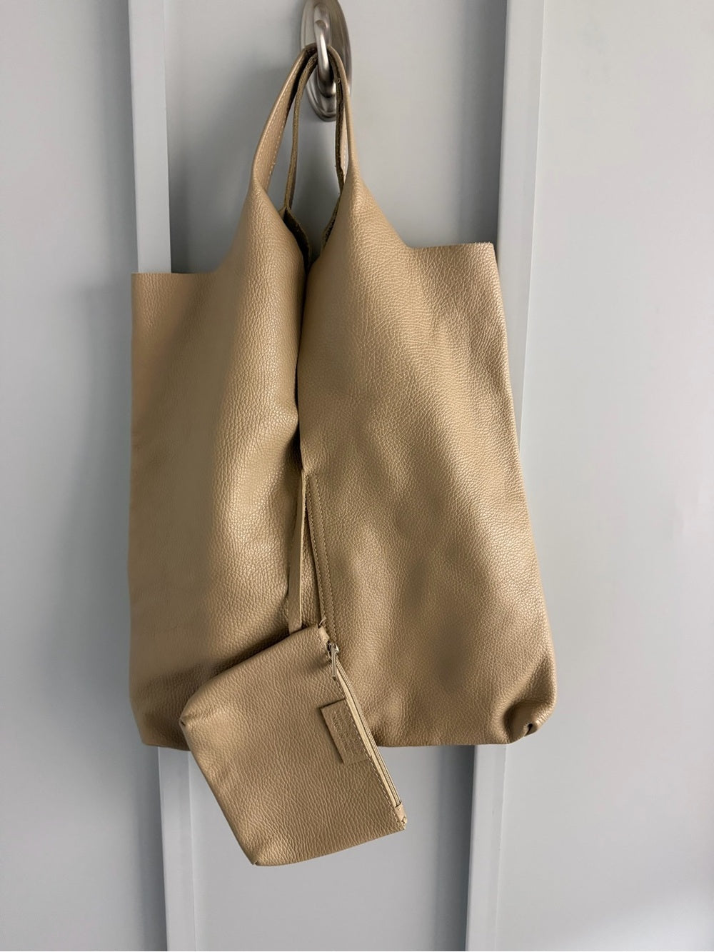 Handmade Made in Italy Tan Pebbled Leather Tote Bag with Pouch