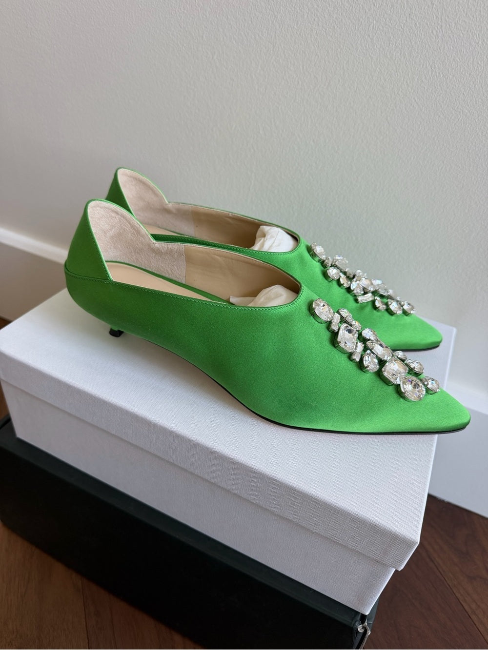 Kiki Price Green Satin Crystal Embellished Kitten Heels - Size 9