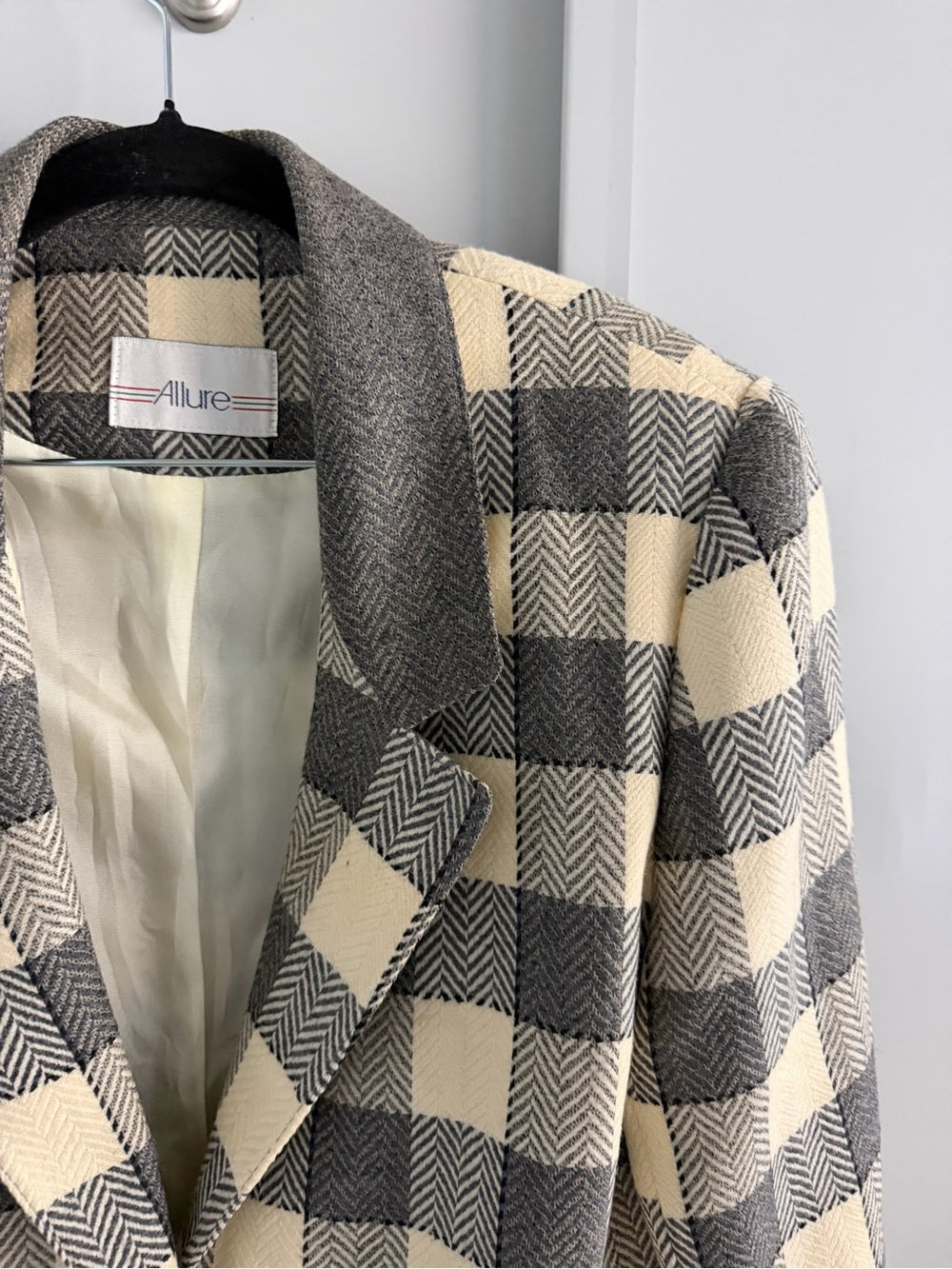Vintage Allure Buffalo Check Herringbone Blazer - Size 6
