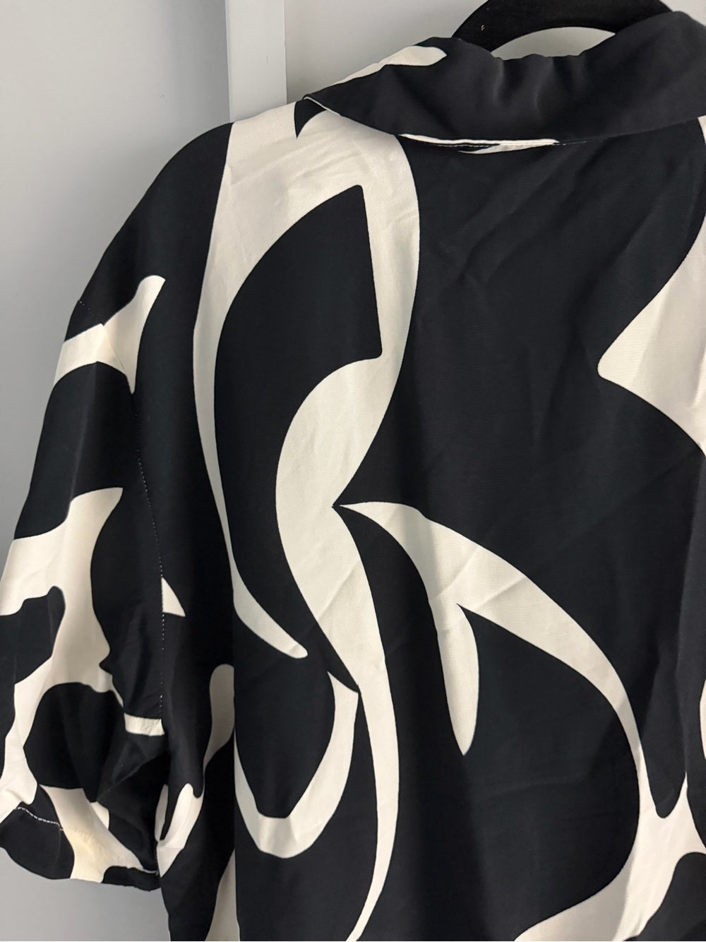 A New Day Black and White Abstract Print Oversized Blouse L
