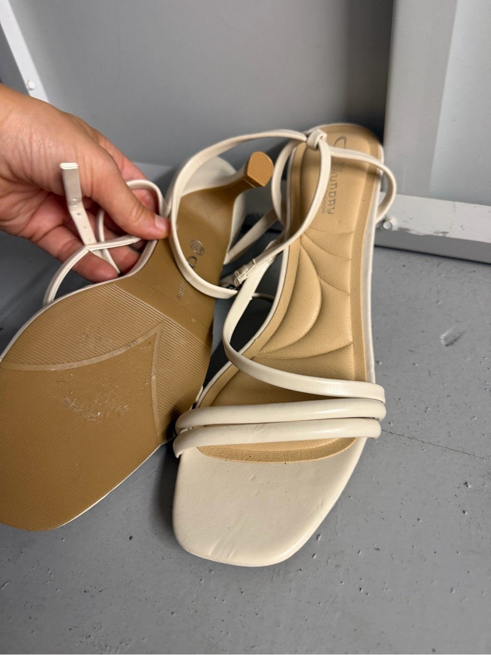 CL by Laundry Cream Strappy Sandals - Size 8.5M