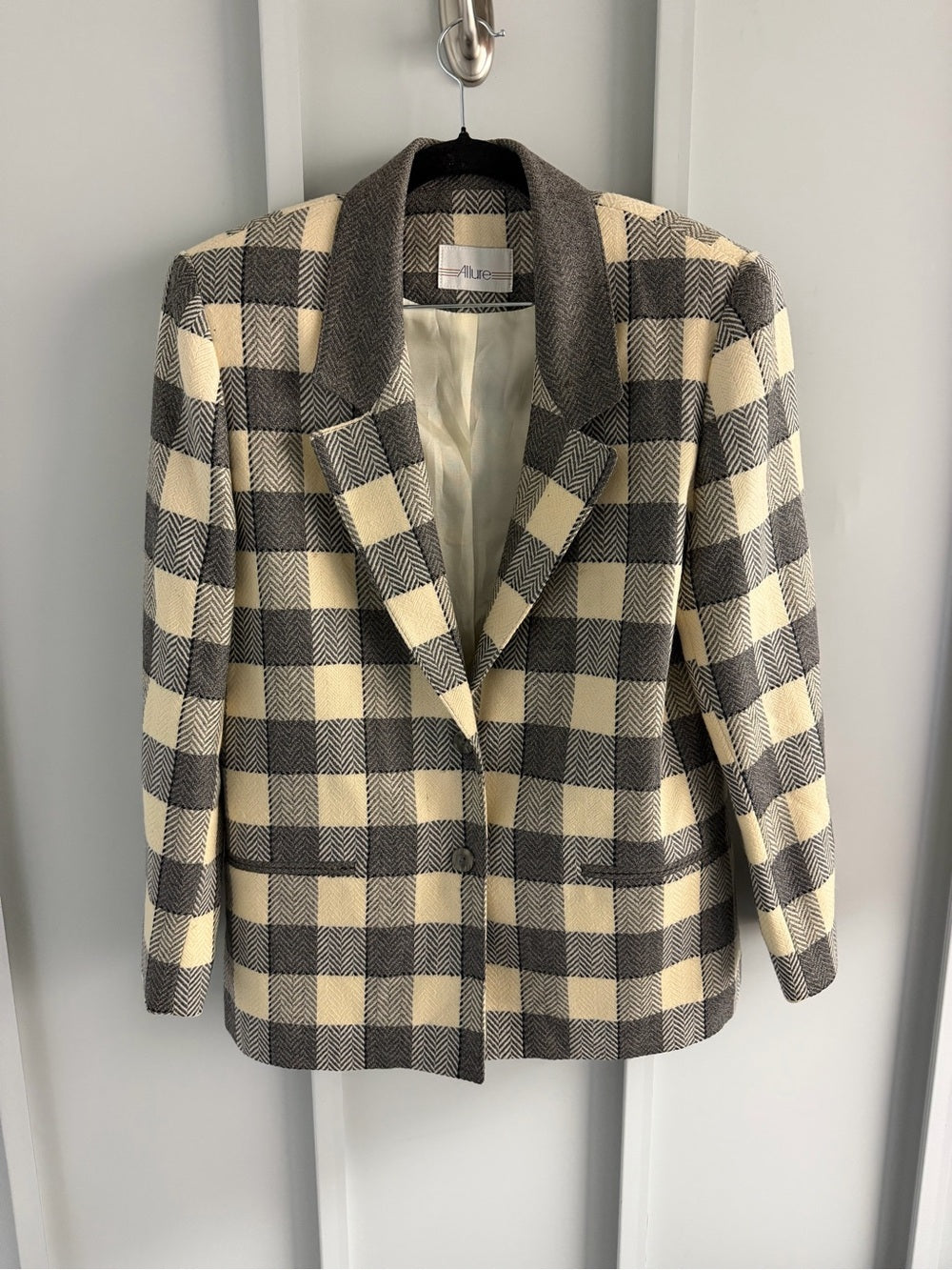 Vintage Allure Buffalo Check Herringbone Blazer - Size 6