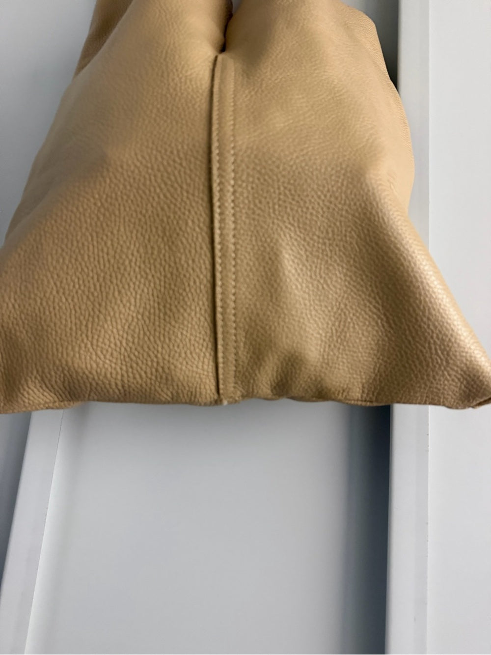 Handmade Made in Italy Tan Pebbled Leather Tote Bag with Pouch