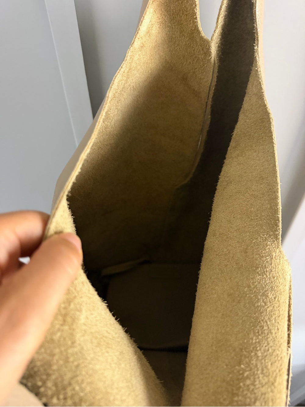 Handmade Made in Italy Tan Pebbled Leather Tote Bag with Pouch