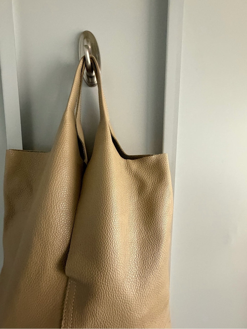 Handmade Made in Italy Tan Pebbled Leather Tote Bag with Pouch