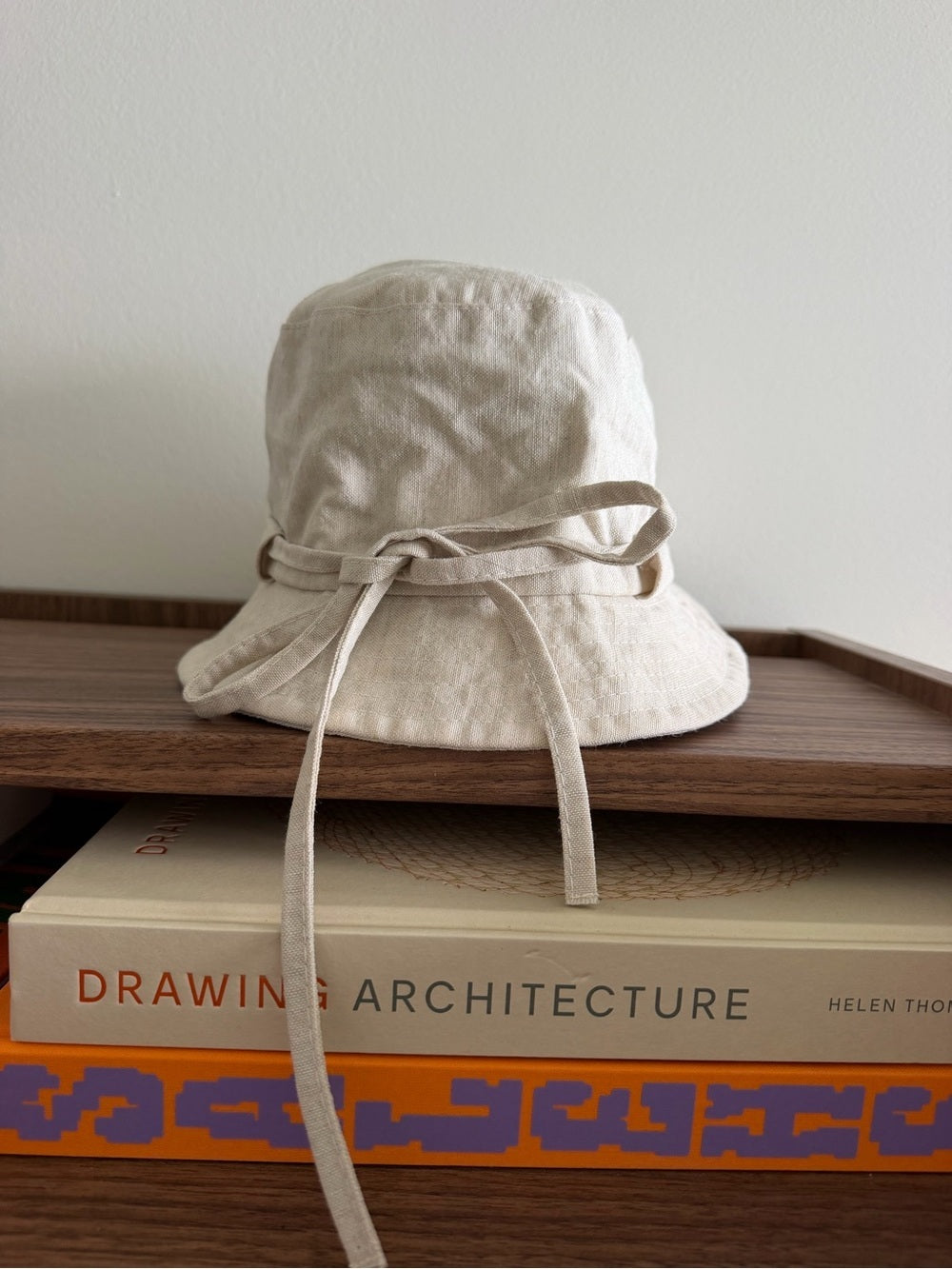 Jacquemus Beige cotton Tie detail Bucket Hat nwot
