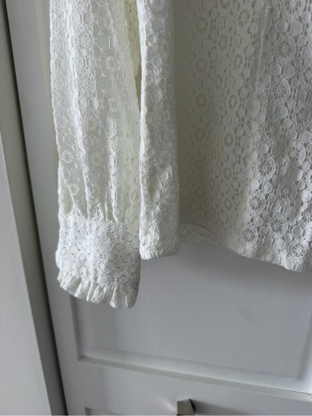 Peace N Love White Lined Lace Ruffle Blouse - Size S/M NWOT