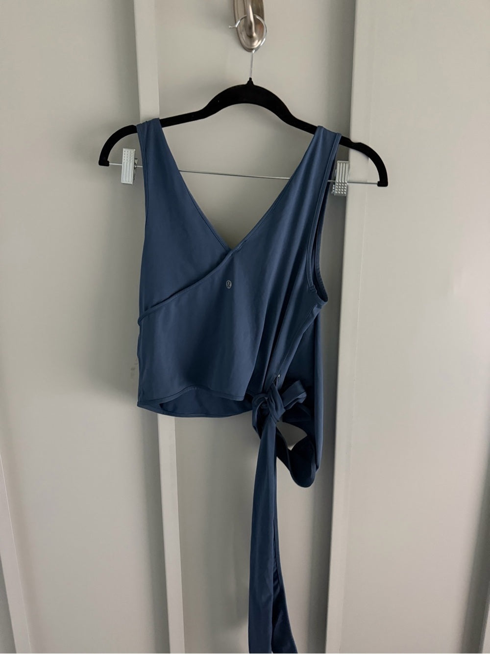 Lululemon Blue Wrap Tie Front Sleeveless Athletic Tank Size 6