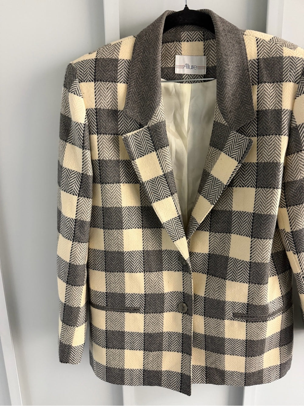 Vintage Allure Buffalo Check Herringbone Blazer - Size 6