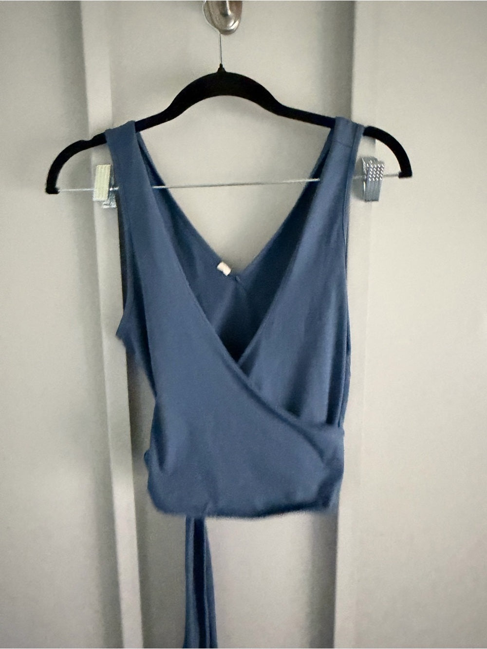 Lululemon Blue Wrap Tie Front Sleeveless Athletic Tank Size 6