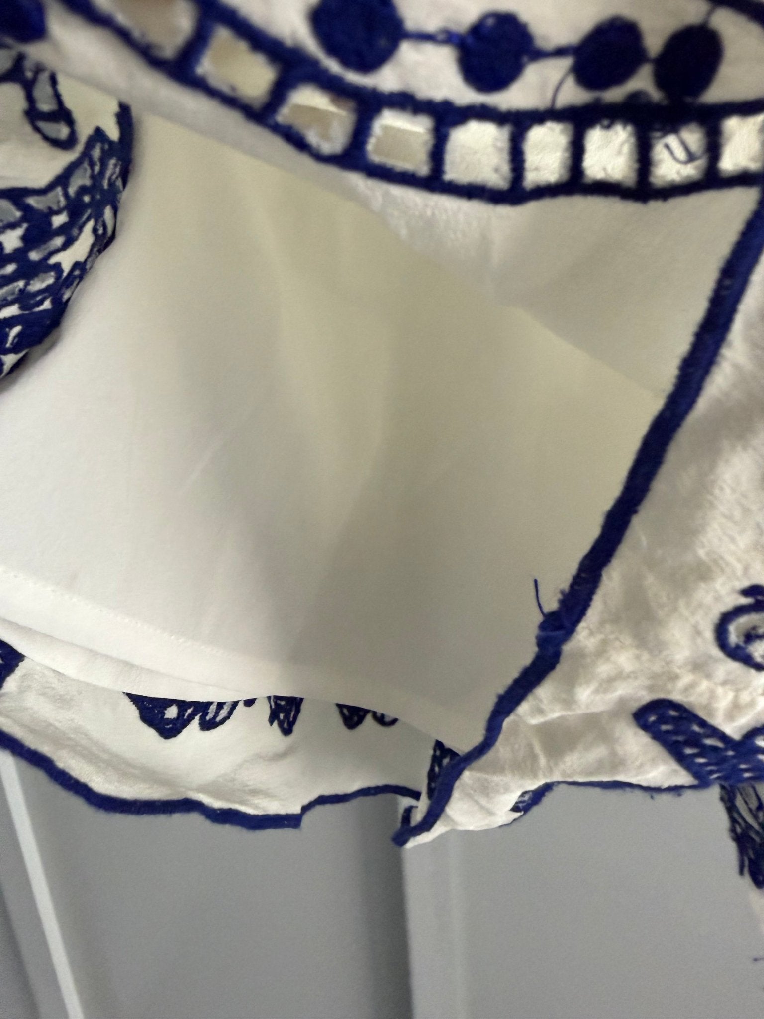 Club Monaco 100% Silk Embroidered Tassel Shorts – Cream & Royal Blue (Size XS) - Studio Edition