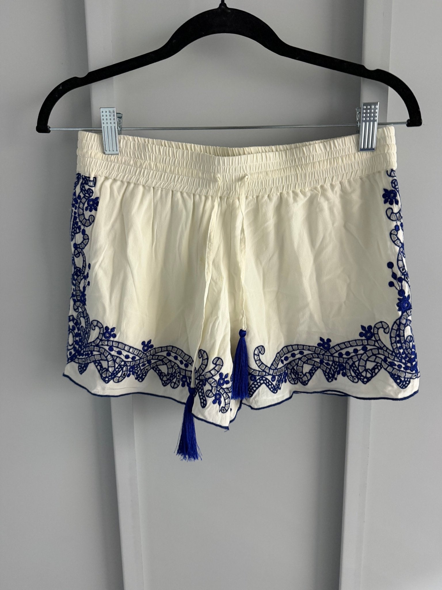 Club Monaco 100% Silk Embroidered Tassel Shorts – Cream & Royal Blue (Size XS) - Studio Edition