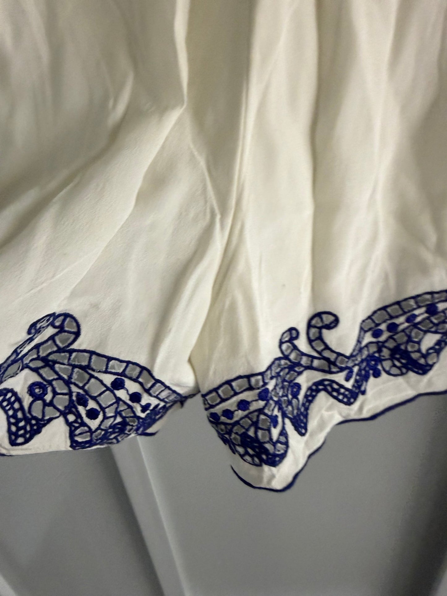 Club Monaco 100% Silk Embroidered Tassel Shorts – Cream & Royal Blue (Size XS) - Studio Edition