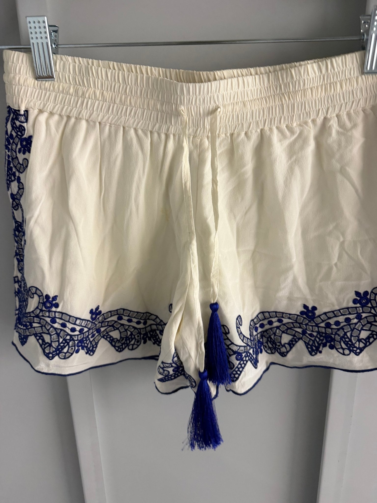 Club Monaco 100% Silk Embroidered Tassel Shorts – Cream & Royal Blue (Size XS) - Studio Edition