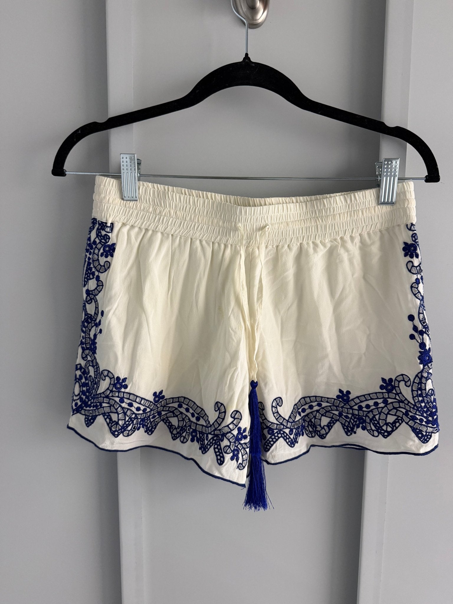 Club Monaco 100% Silk Embroidered Tassel Shorts – Cream & Royal Blue (Size XS) - Studio Edition