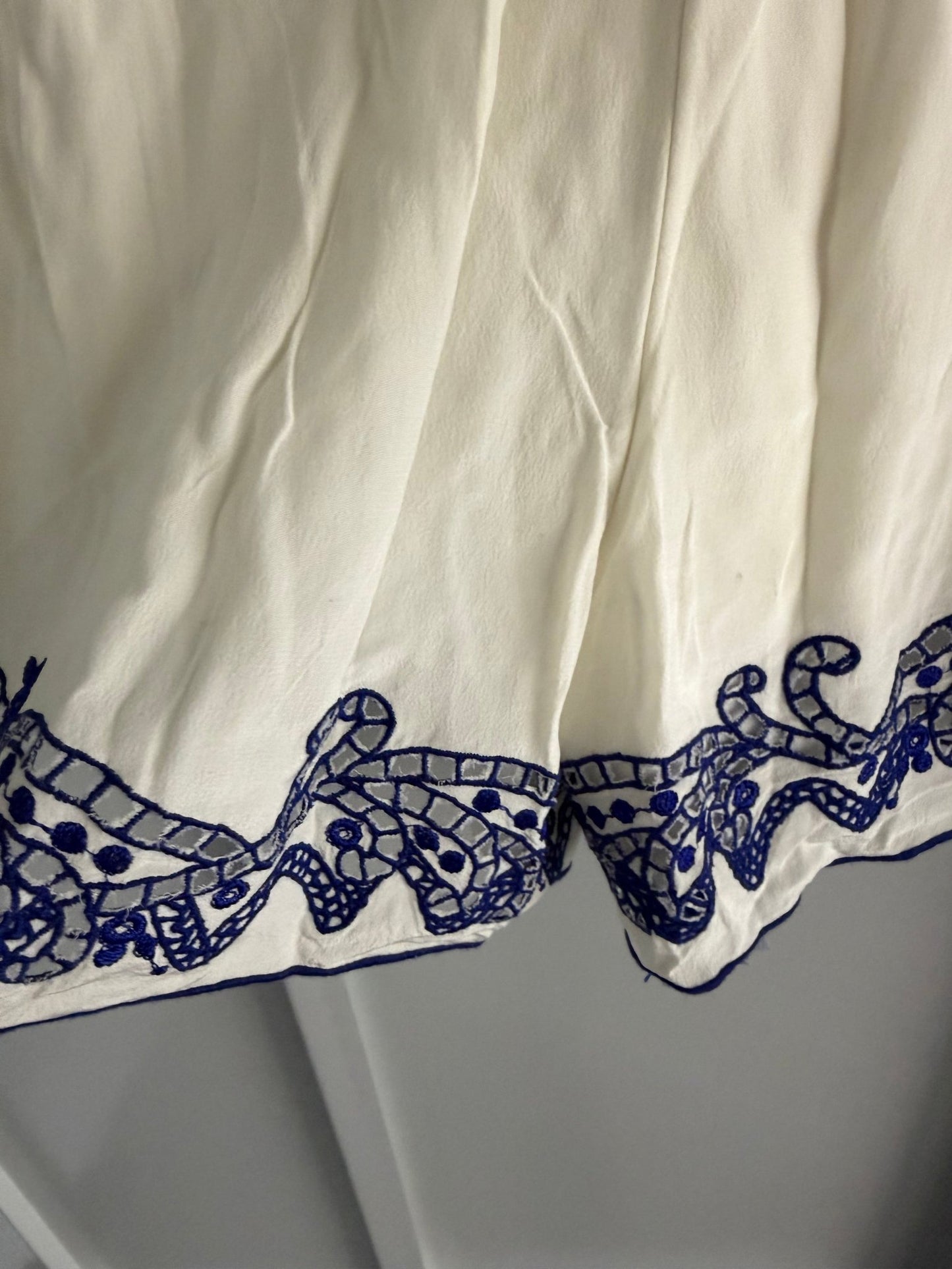 Club Monaco 100% Silk Embroidered Tassel Shorts – Cream & Royal Blue (Size XS) - Studio Edition