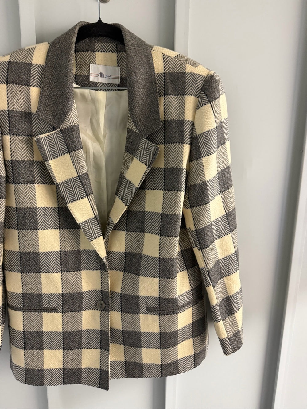Vintage Allure Buffalo Check Herringbone Blazer - Size 6