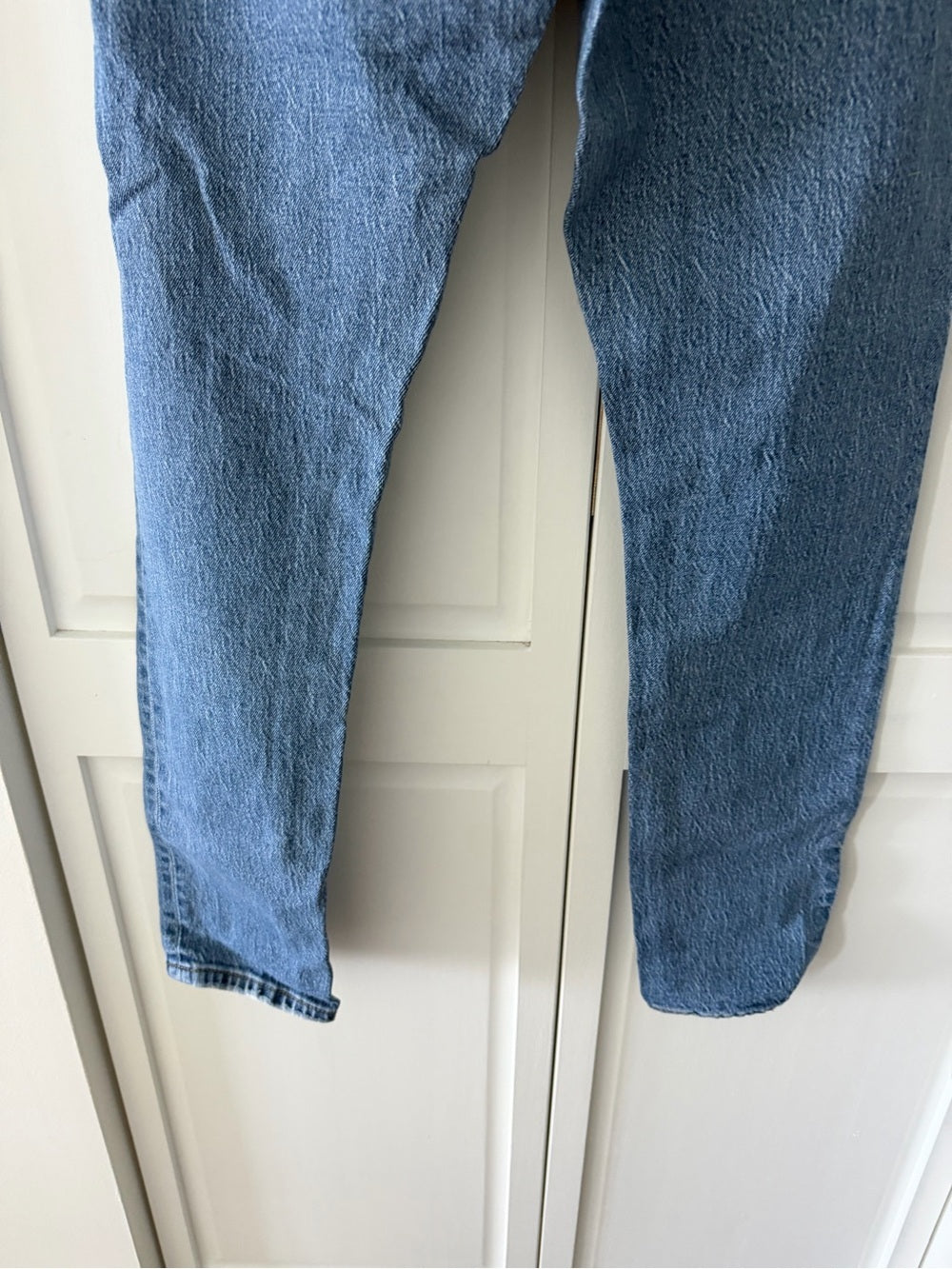 Levi's 501 Original Fit High-Rise Jeans - Mid-Light Wash - Size 27