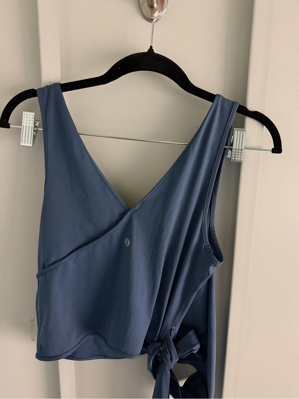 Lululemon Blue Wrap Tie Front Sleeveless Athletic Tank Size 6