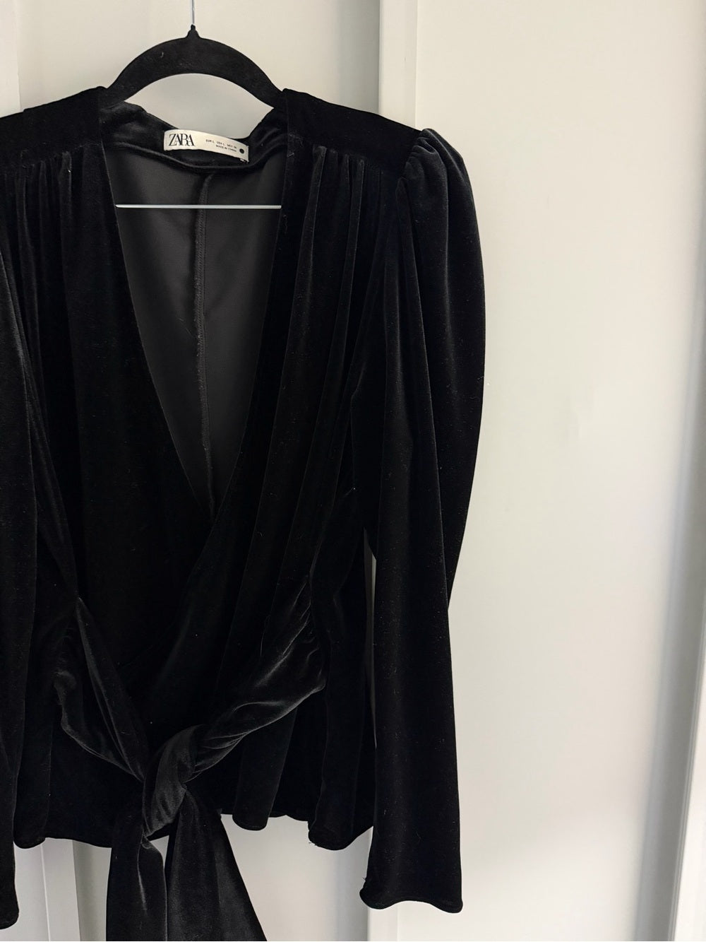 Zara Black Velvet Puff Shoulder Plunge Multi Way Wrap Top L