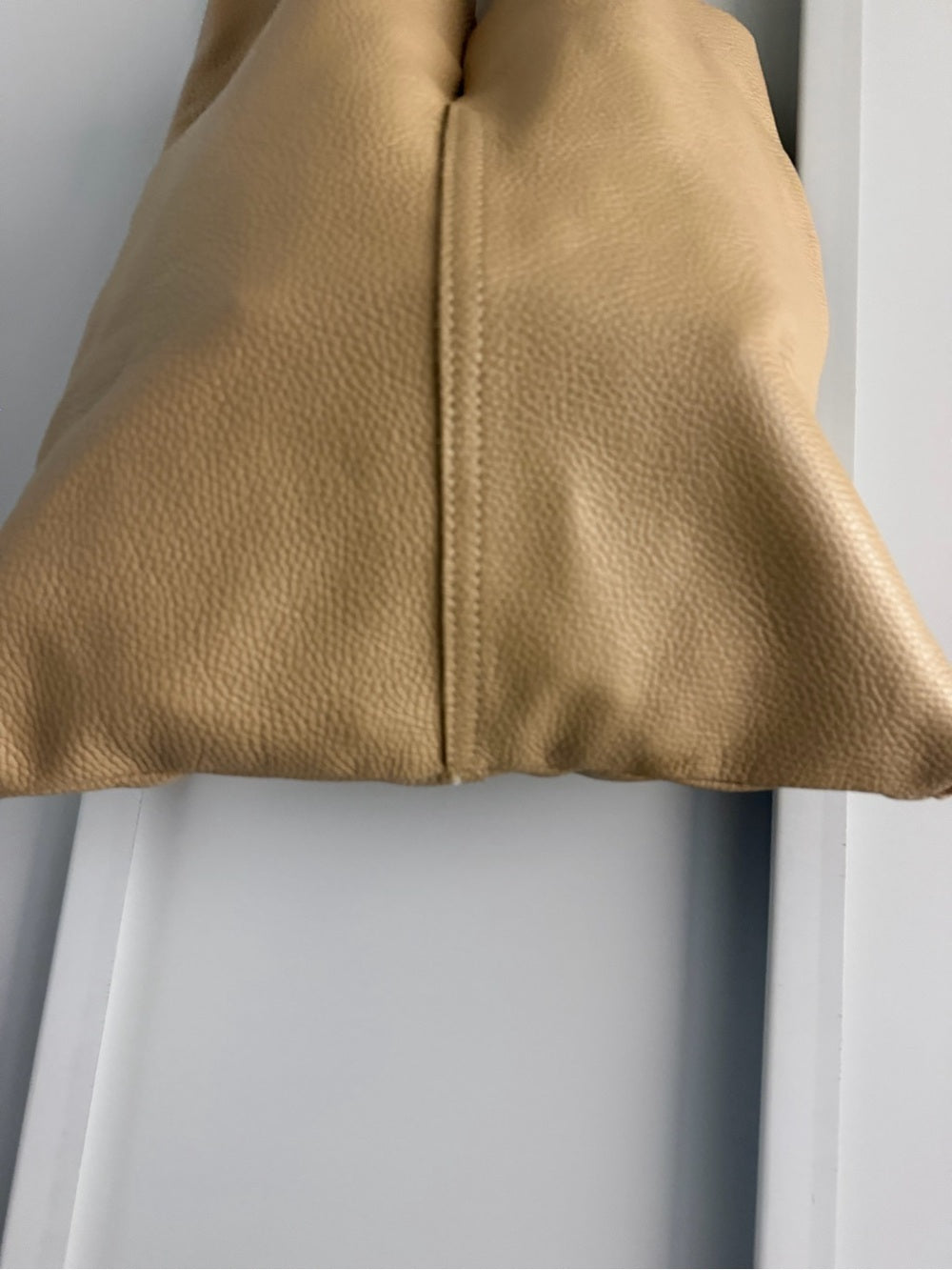 Handmade Made in Italy Tan Pebbled Leather Tote Bag with Pouch
