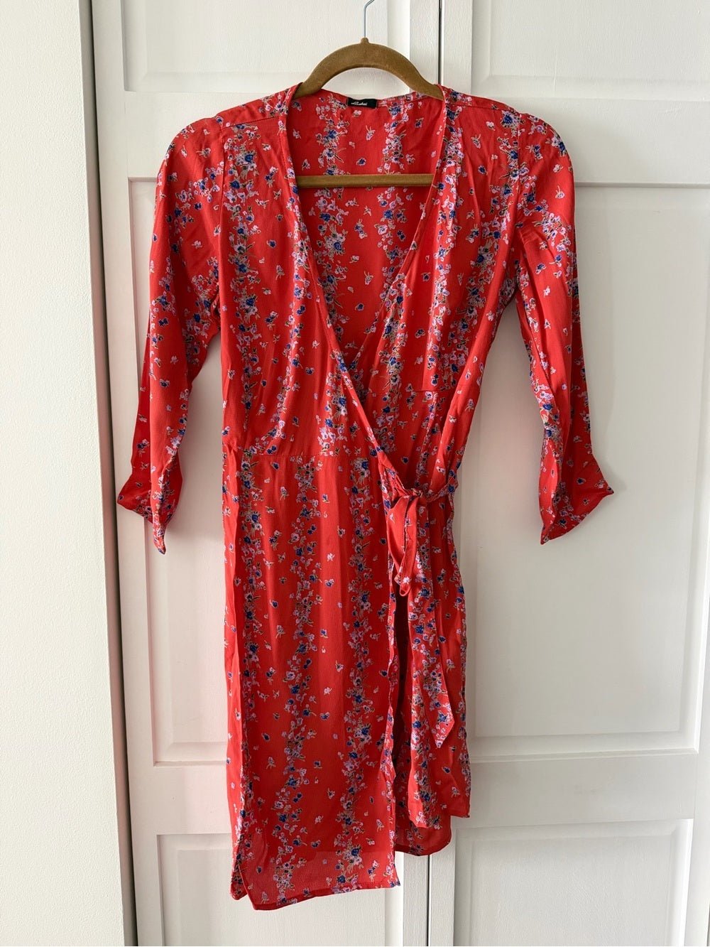 Lisakai Red Floral Long Sleeve Wrap Mini Dress Size S /M - Studio Edition