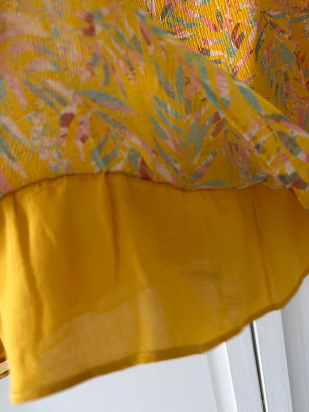 Sezane Silk Metallic Floral Mini Skirt Yellow Tie Front size FR 40/ US 6-8 - Studio Edition