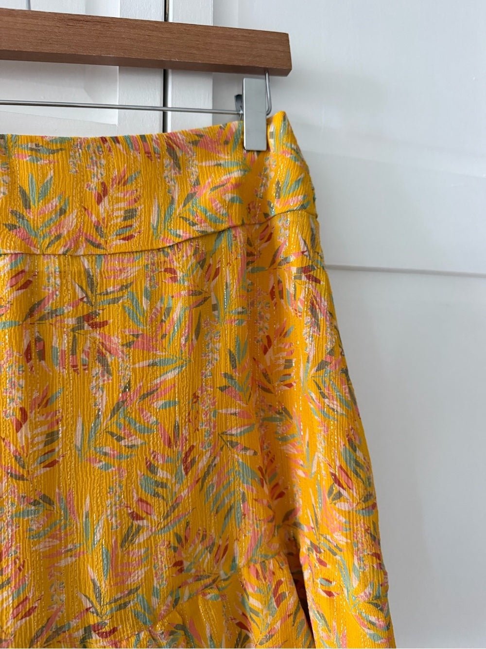 Sezane Silk Metallic Floral Mini Skirt Yellow Tie Front size FR 40/ US 6-8 - Studio Edition