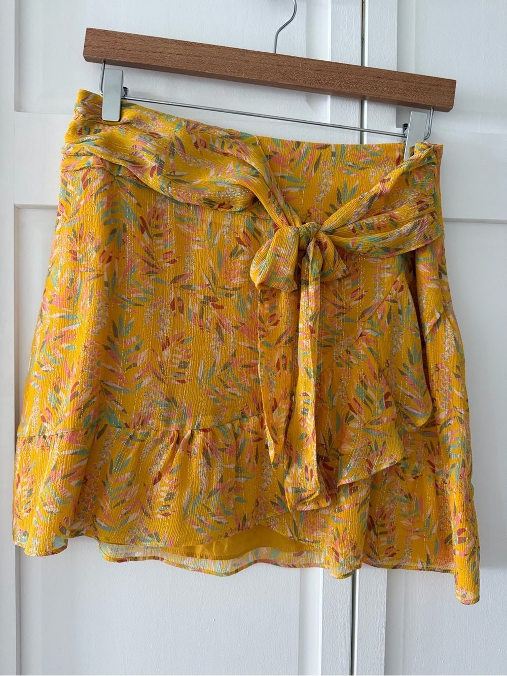 Sezane Silk Metallic Floral Mini Skirt Yellow Tie Front size FR 40/ US 6-8 - Studio Edition