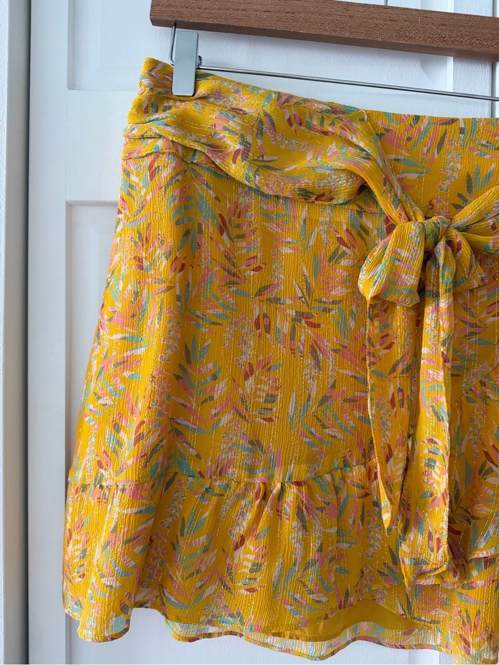 Sezane Silk Metallic Floral Mini Skirt Yellow Tie Front size FR 40/ US 6-8 - Studio Edition