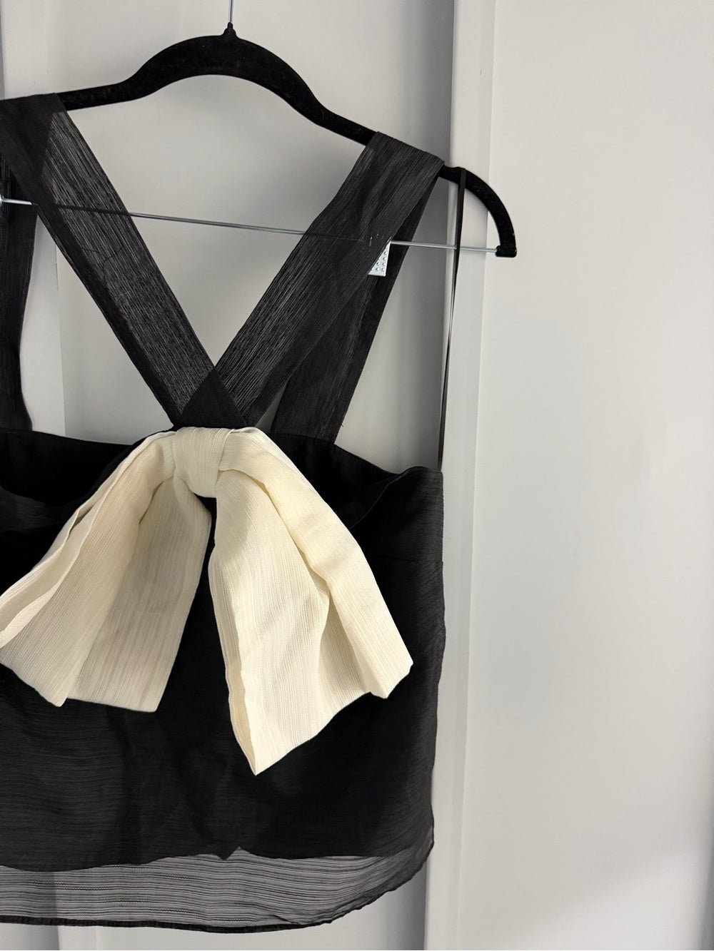 Sunday in Brooklyn Black Contrast Cream Bow Back Top L - Studio Edition