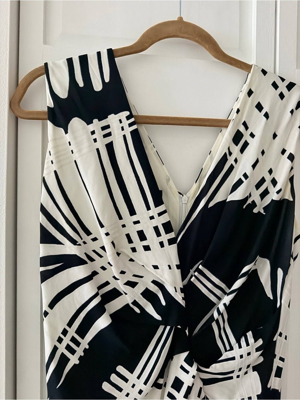 Vintage Escada Black & White Graphic Twist-Front Midi Dress - Size 40 - Studio Edition