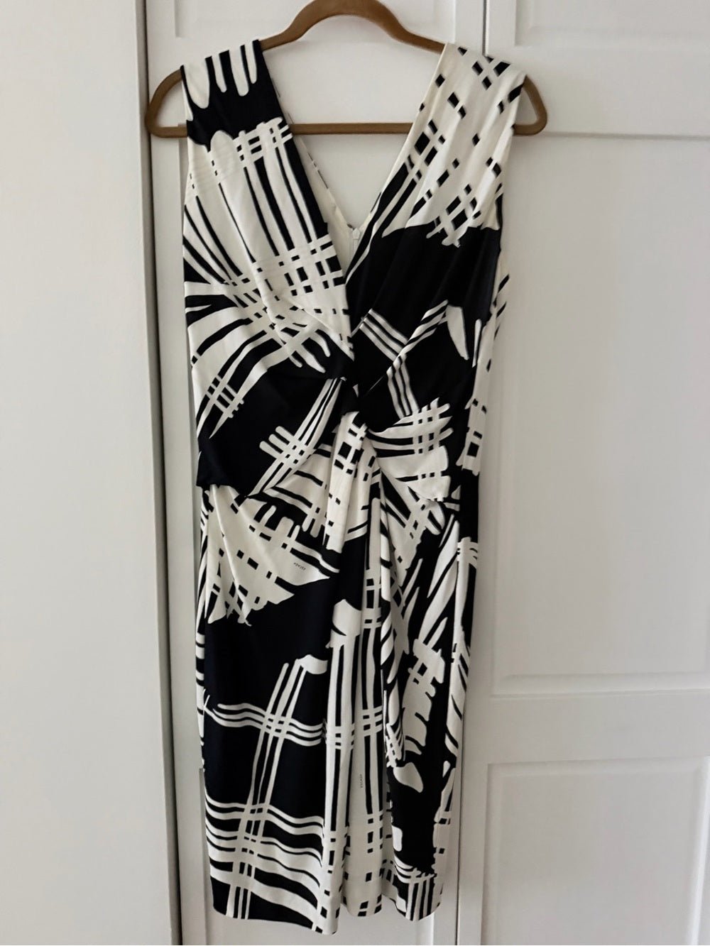 Vintage Escada Black & White Graphic Twist-Front Midi Dress - Size 40 - Studio Edition
