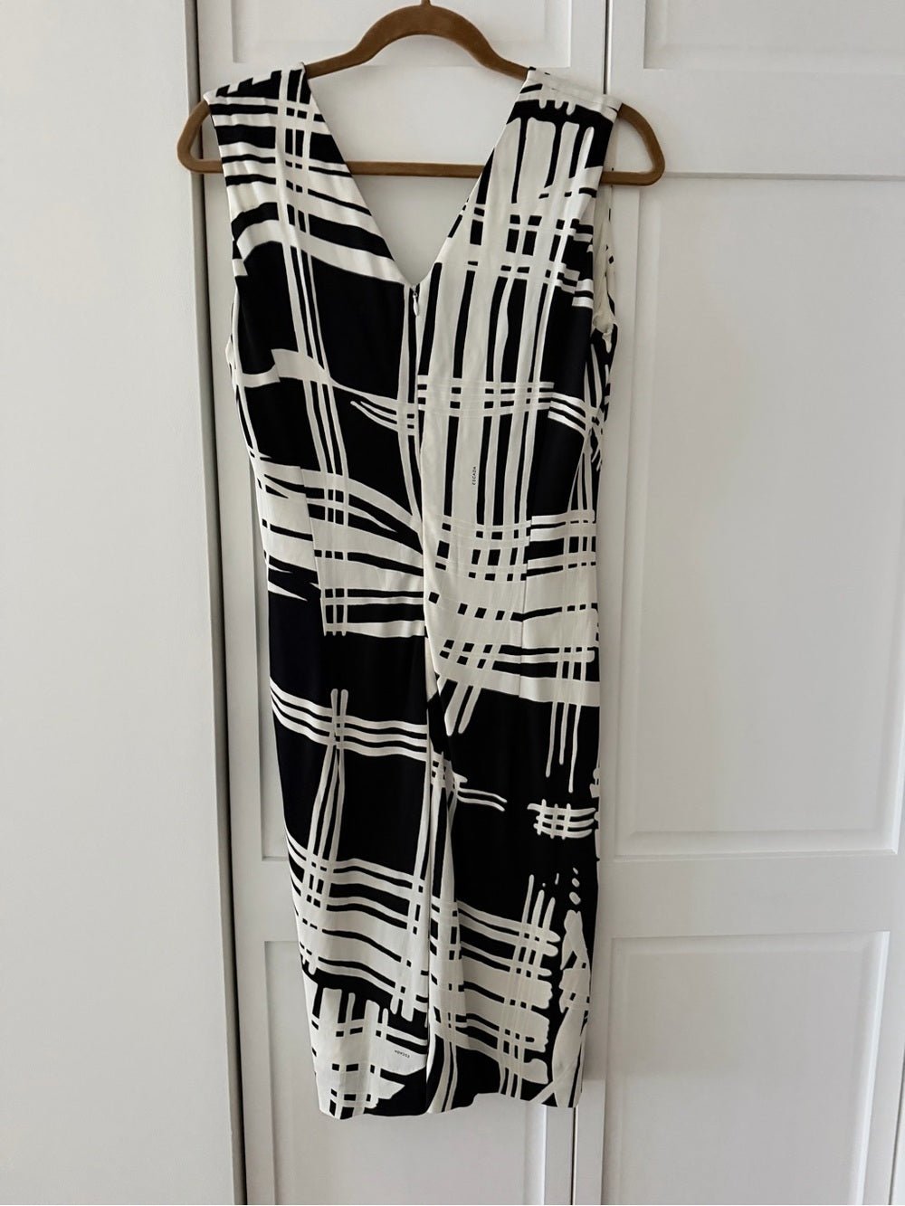 Vintage Escada Black & White Graphic Twist-Front Midi Dress - Size 40 - Studio Edition