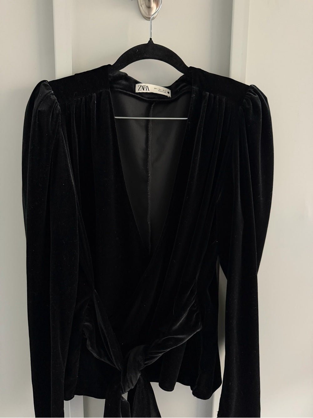 Zara Black Velvet Puff Shoulder Plunge Multi Way Wrap Top L - Studio Edition